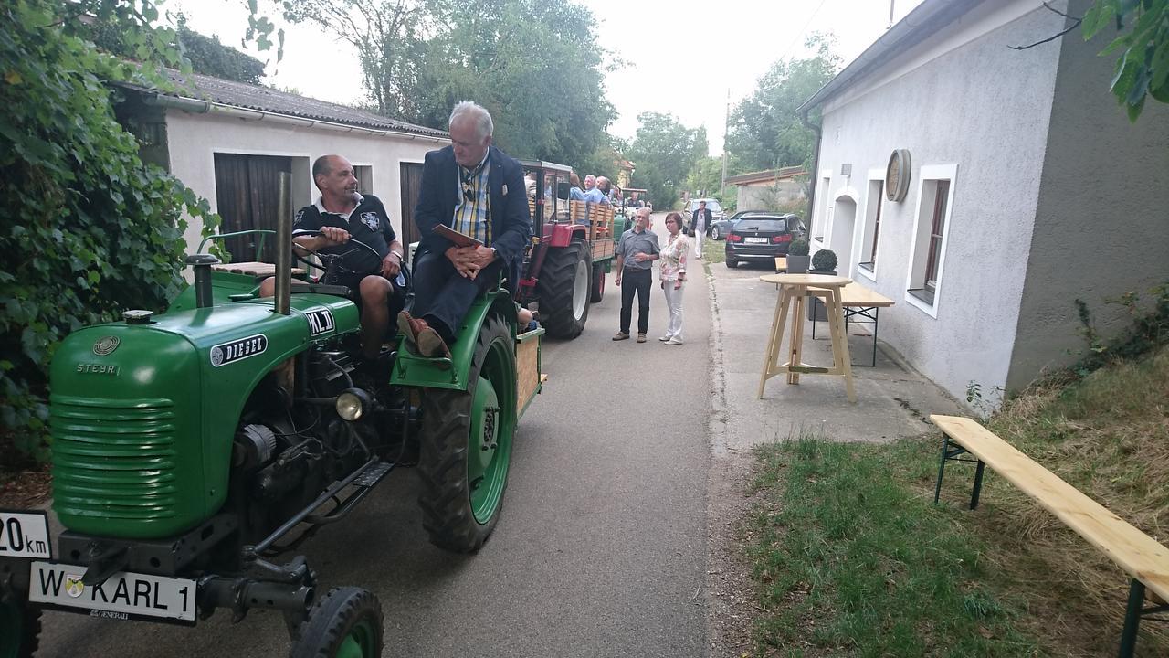 Weingut Familie Bauer Hotel Grossriedenthal ภายนอก รูปภาพ